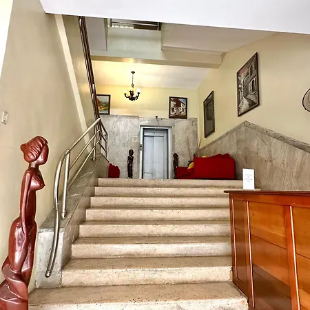 Aparta Hotel Roma-3